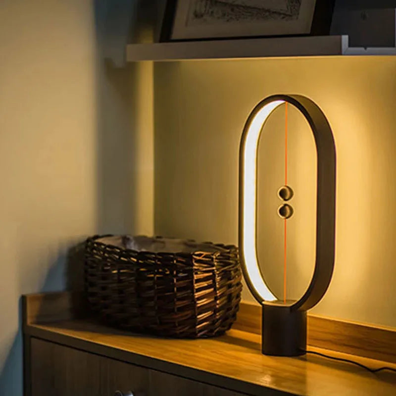 Lampada LED da Tavolo Creativa – Luce Notturna con Bilanciamento Magnetico USB per Camera e Studio