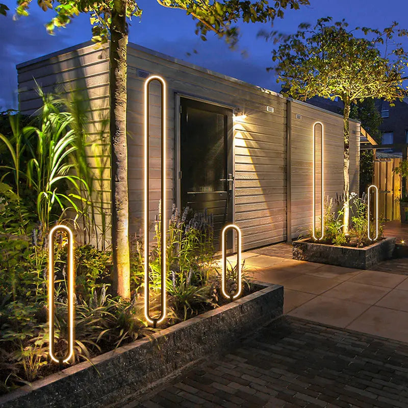 Lampada LED da Giardino Impermeabile – Design Minimal per Ville e Cortili