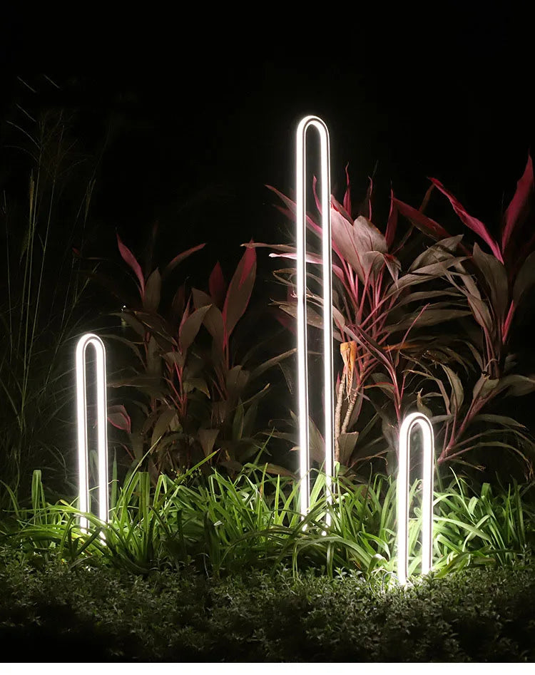 Lampada LED da Giardino Impermeabile – Design Minimal per Ville e Cortili