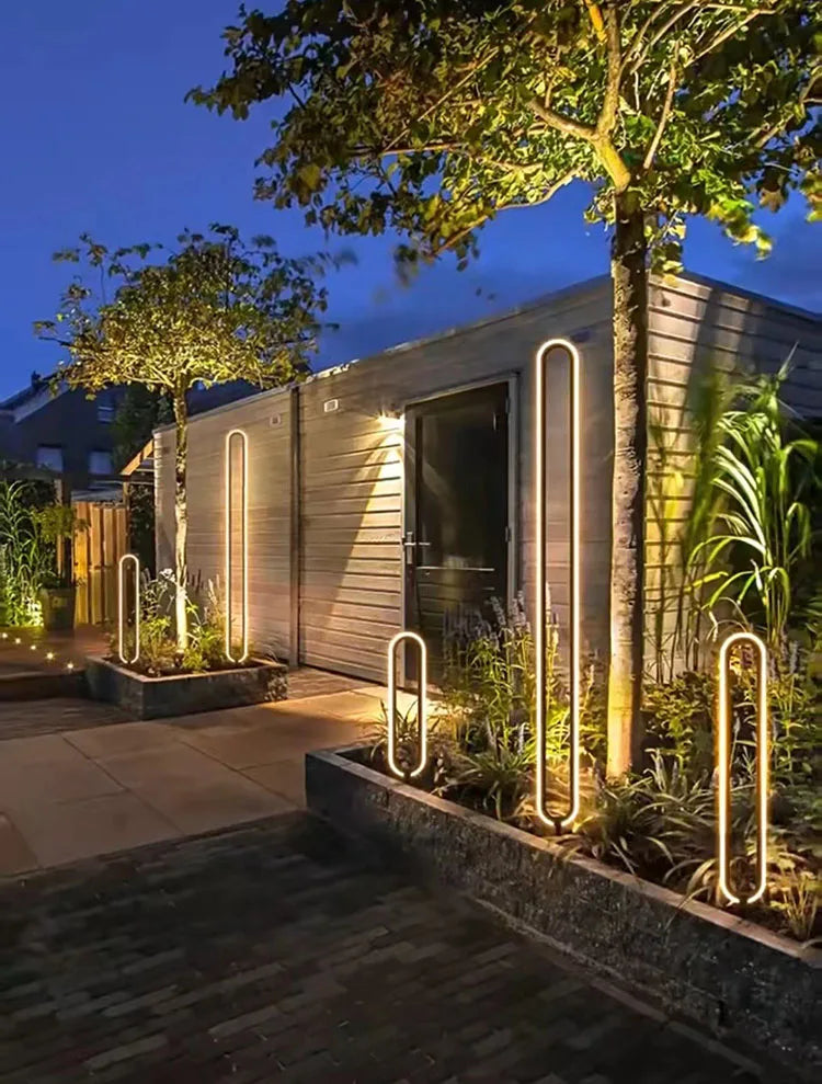 Lampada LED da Giardino Impermeabile – Design Minimal per Ville e Cortili