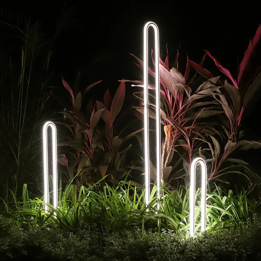 Lampada LED da Giardino Impermeabile – Design Minimal per Ville e Cortili