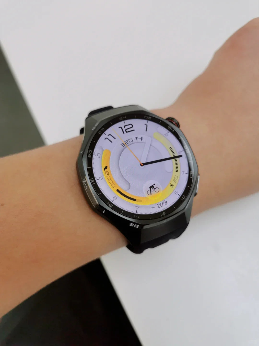 Huawei Watch GT 6 Pro 46mm GPS Smartwatch AMOLED 1.47" - 21 Giorni Autonomia NFC Titanio