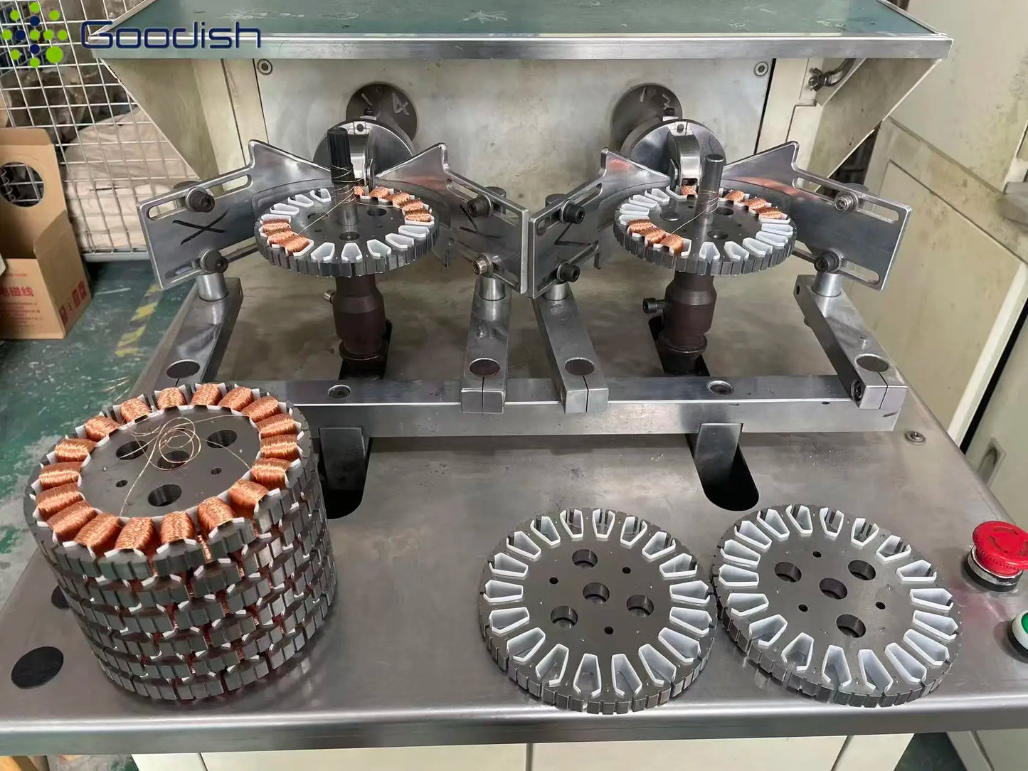 Ventilatore da Soffitto LED Nordico Minimalista - Design Moderno con Luce, Potente e Silenzioso per Soggiorno e Camera da Letto