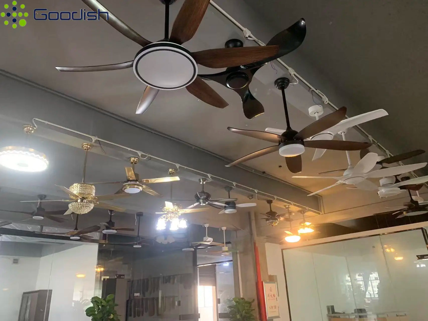 Ventilatore da Soffitto LED Nordico Minimalista - Design Moderno con Luce, Potente e Silenzioso per Soggiorno e Camera da Letto